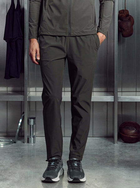 20251121_ARNE_ACTIVEWEAR_CURTIS_PARROTT_PERFORMANCEWINDBREAKERINBLACK_PERFORMANCETRACKPANTINBLACK_106_0ad8e16c-fcfb-44f7-bc35-589403edd38d_600x600.jpg