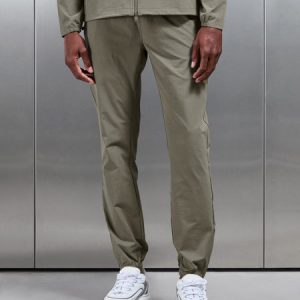 Active Technical Cuffed Trackpant in Olive