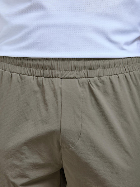 ACTIVE_TECHNICAL_TAPERED_TRACKPANT_IN_OLIVE___15_f4ca3c40-df4c-4579-a4a8-b1127c91c90f_600x600.jpg
