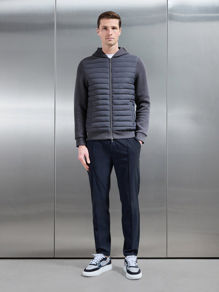 ESSENTIALNYLONTROUSERINNAVY_CC_600x600.jpg