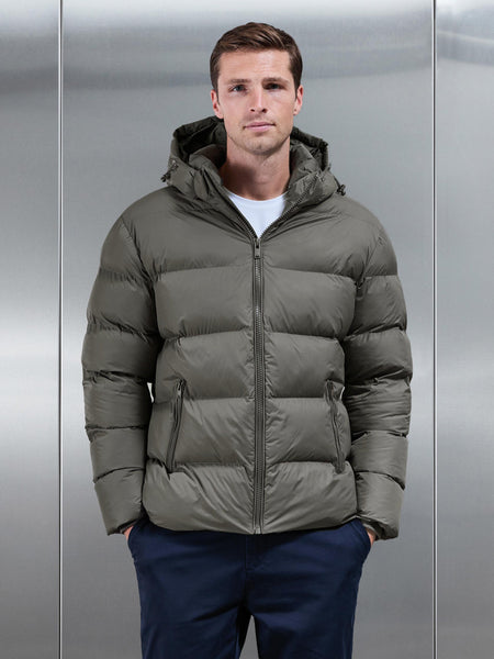 ESSENTIALSHORTPUFFERJACKETINOLIVE2copy_e7ab6c62-2d2b-407c-a189-612a97bffc7b_600x600.jpg