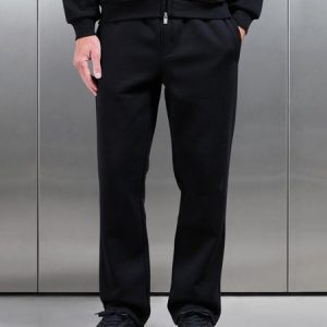 Essential Straight Leg Jogger in Black