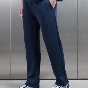 Everyday Luxe Straight Leg Jogger in Navy