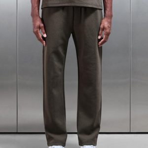 Everyday Luxe Straight Leg Jogger in Brown