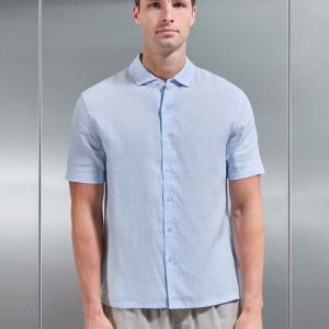Linen Short Sleeve Cutaway Collar Shirt in Light Blue