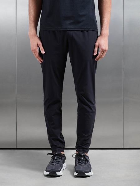 PACETRACKPANTINBLACK_21_600x600.jpg
