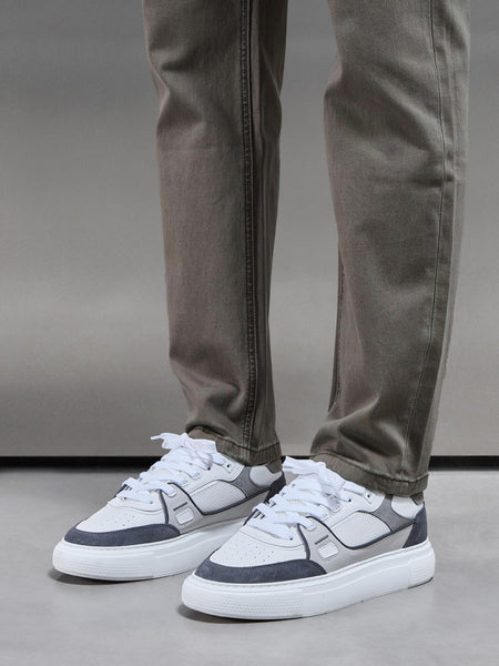 STRAIGHTLEGDENIMJEANSINOLIVE3_f3de73c0-1caf-4271-ab74-e8a765d6fa62_600x600.jpg