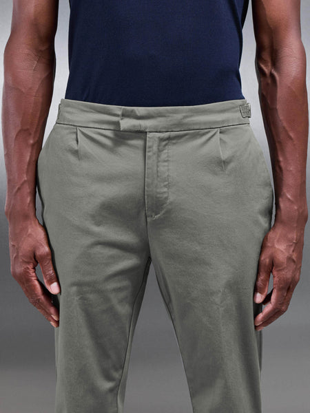 TAILOREDSIDEADJUSTERCHINOTROUSERINOLIVE2_ef82c4fc-e468-44d4-9d74-9a3c8494e751_RT_600x600.jpg